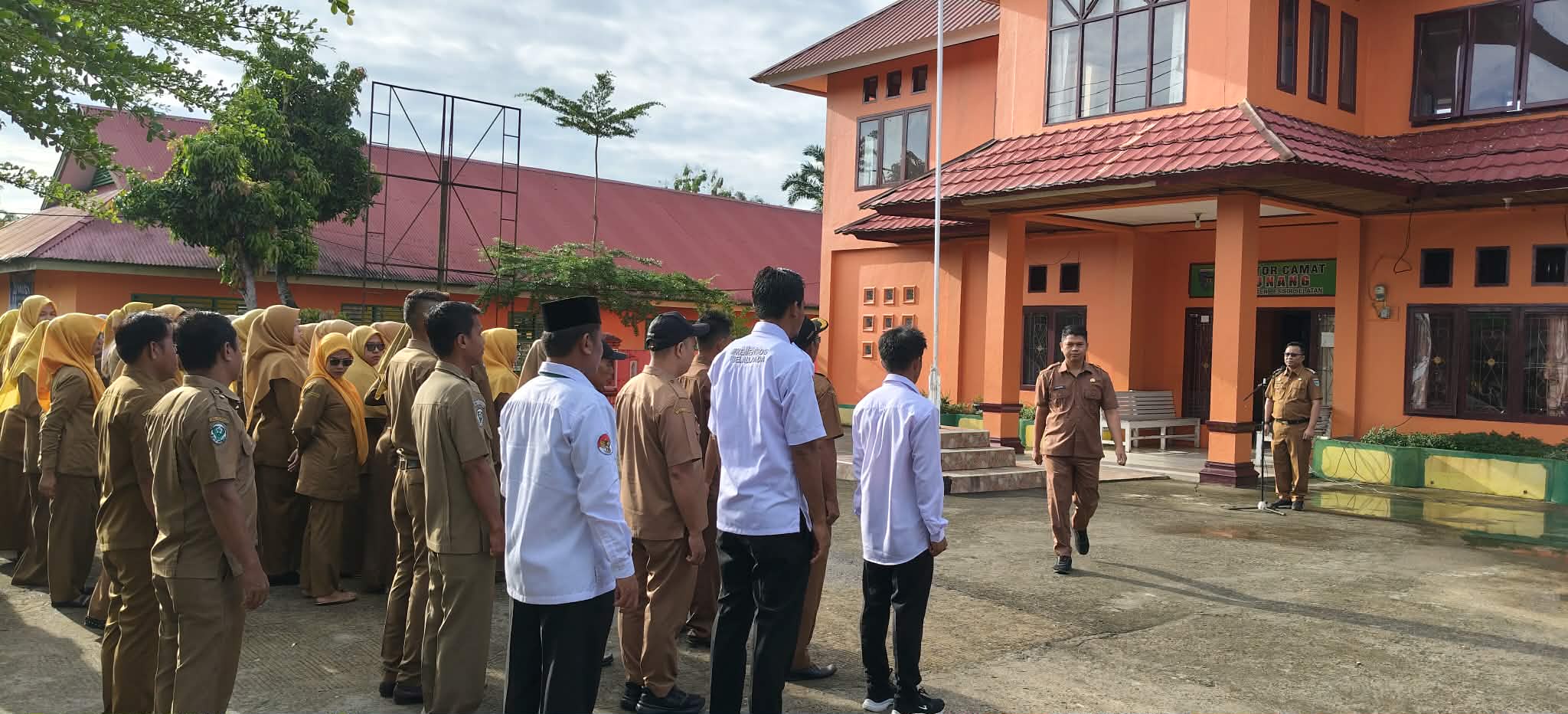 Apel gabungan kecamatan Lunang di pimpin langsung camat Lunang 