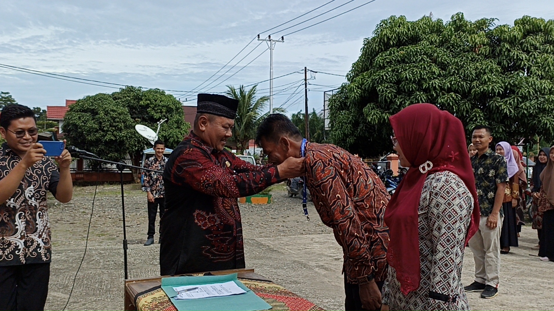 Caryanto. S. Pd camat lunang pimpin apel siaga REGSOSEK