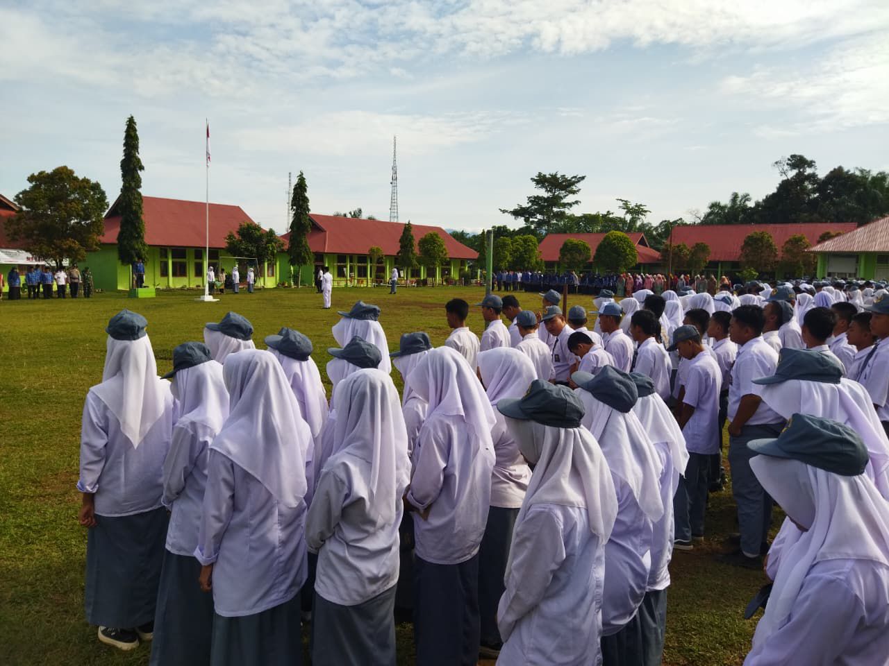 Upacara Kesaktian Pancasila di SMA Negeri 1 Lunang Berlangsung Khidmat