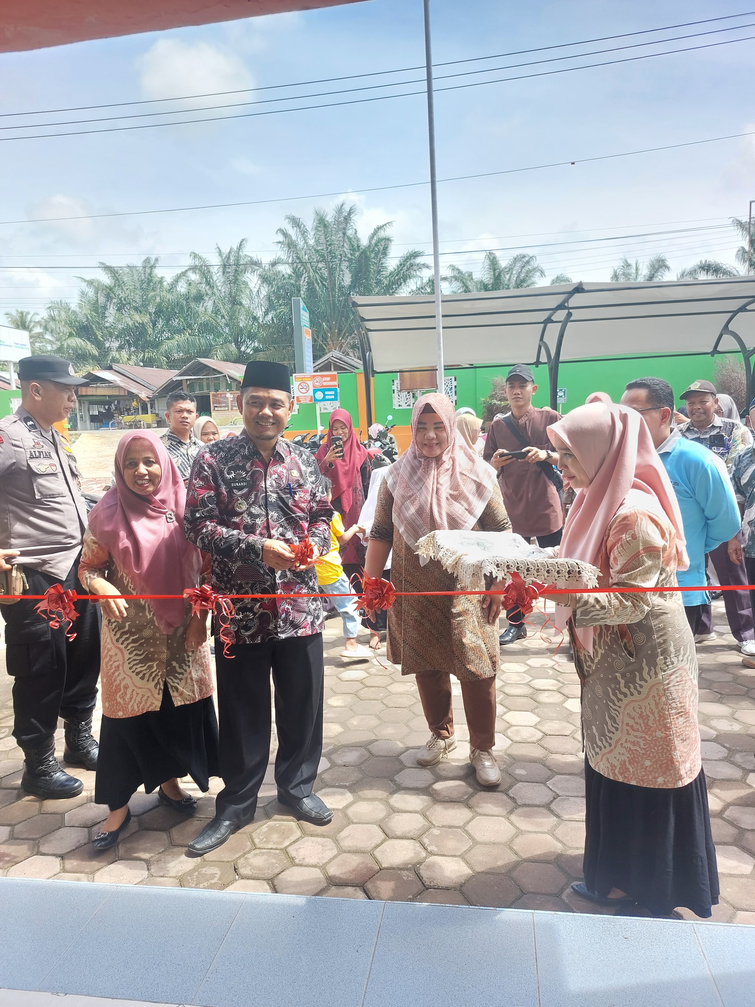 Camat Lounching PKG