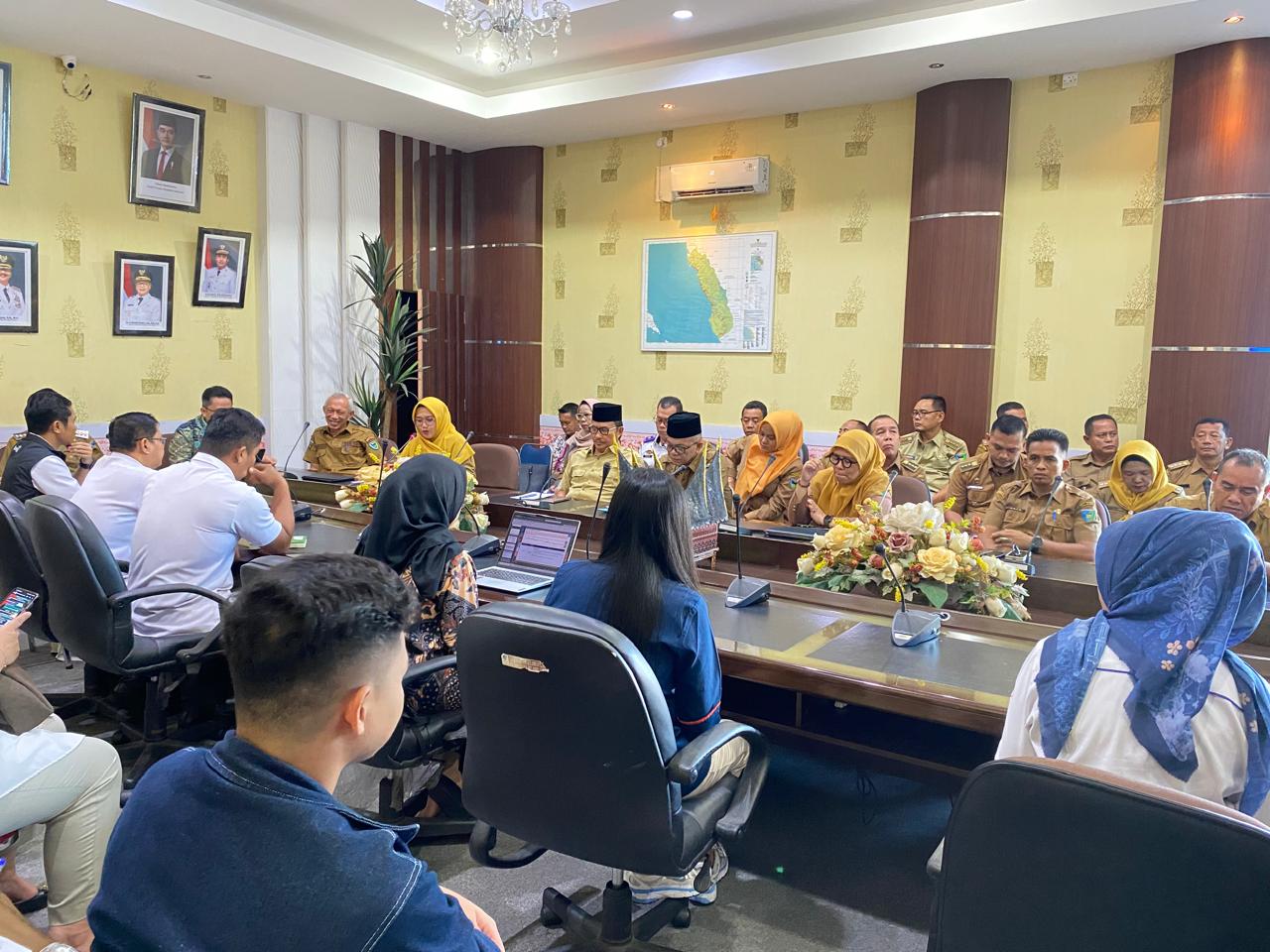 Camat Lunang ikuti High Level Meeting (HLM) di Kantor Bupati Pesisir Selatan