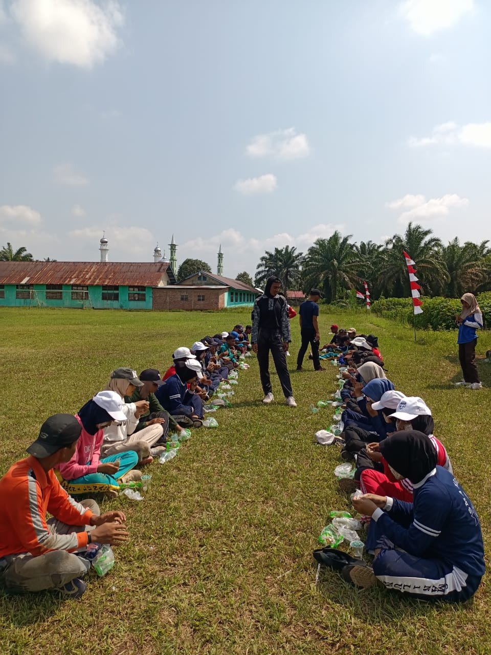 Camat Lunang tinjau latihan Paskibra 